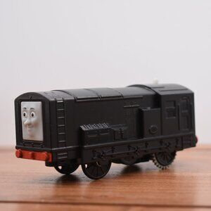 Diesel 2013 Trackmaster Thomas & Friends Motorized Train Engine Battery Operated